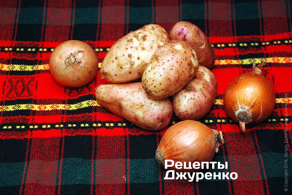 Молодая картошка и лук.