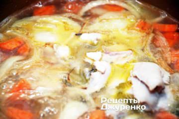 Додати куряче м'ясо