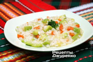 Посыпать мелко нарезанной зеленью