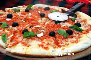 Разрезать пиццу
