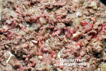 Тушкувати м'ясо 10 хв