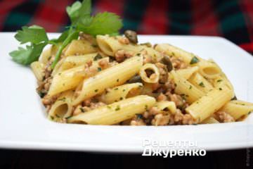 змішати пасту і соус