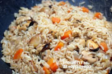 Выложить горкой и пропарить 