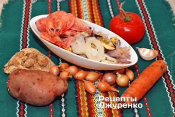 Інгредієнти: морепродукти, креветки, помідор, часник, морква, картопля, селера, зелений горошок, петрушка, базилік, вершки, вермішель, спеції