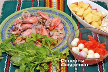 Почистити і порізати всі овочі