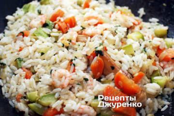 Змішати з рисом і пропарити Смешать с рисом и пропарить на небольшом огне под крышкой