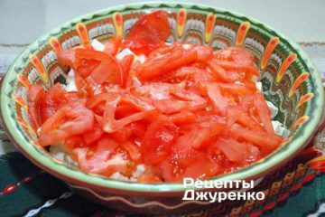 брынза с овощами, нарезанные помидоры, слатаная нарезка