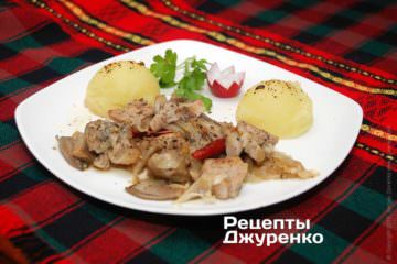 Як гарнір для печені з грибами ідеально підходить картопляне пюре