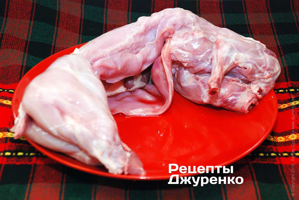 Кролик тушкою.