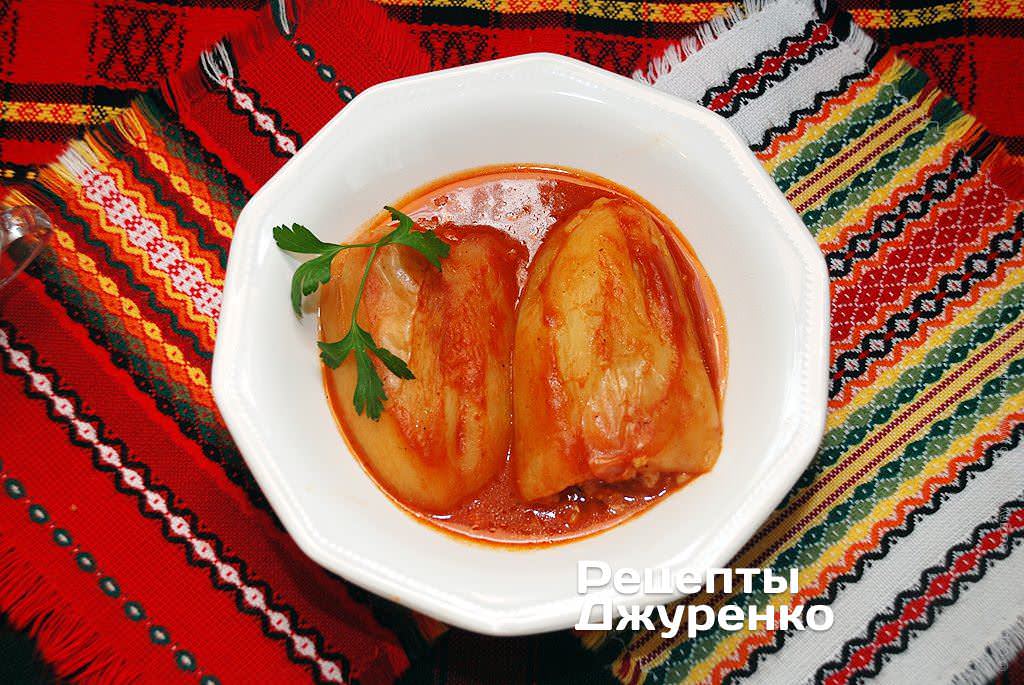 Фото рецепта: Перец фаршированный курицей и рисом тушеный