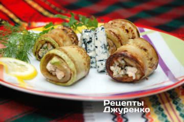 Рулети з кабачка і курки