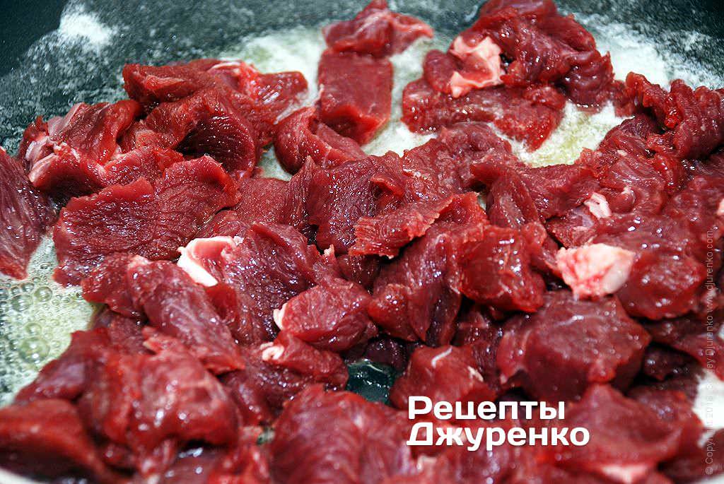 Азу по татарски с солеными огурцами, говядиной и картошкой
