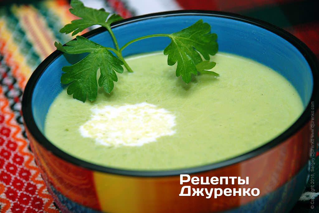 суп із зеленого горошку