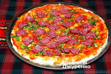 Разложить колбасу.