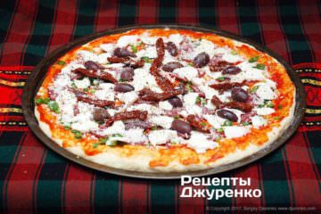 Натереть пармезан.