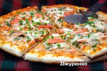 Пицца с лососем