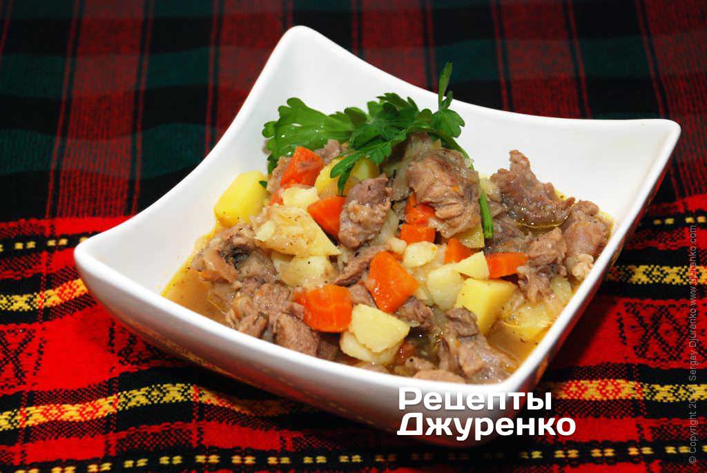 Тушеная картошка с мясом.