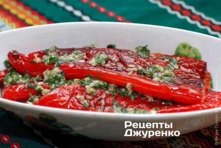 Закусочный перец с чесноком и петрушкой