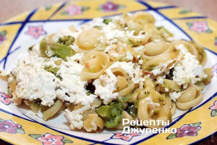 Макароны запеченные с сыром (брынзой)