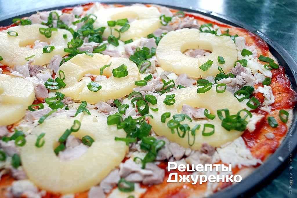 Посыпать зеленым луком.