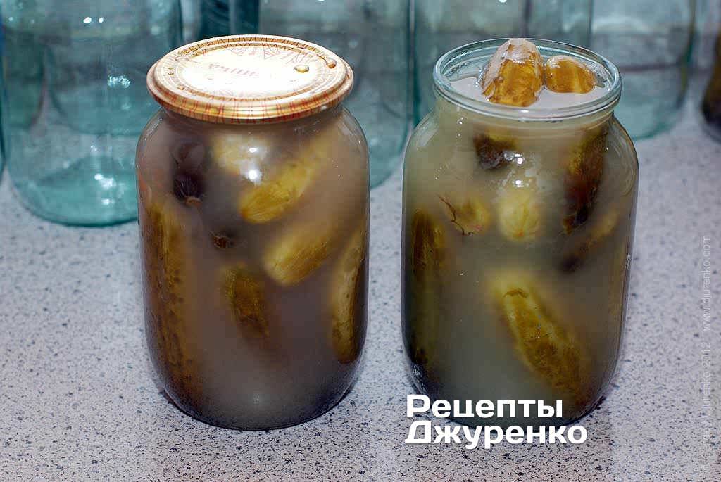 Повторно залить кипящим рассолом и укупорить.