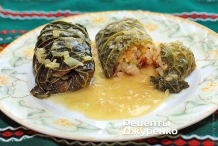 Голубцы из савойской капусты с морепродуктами и кукурузой