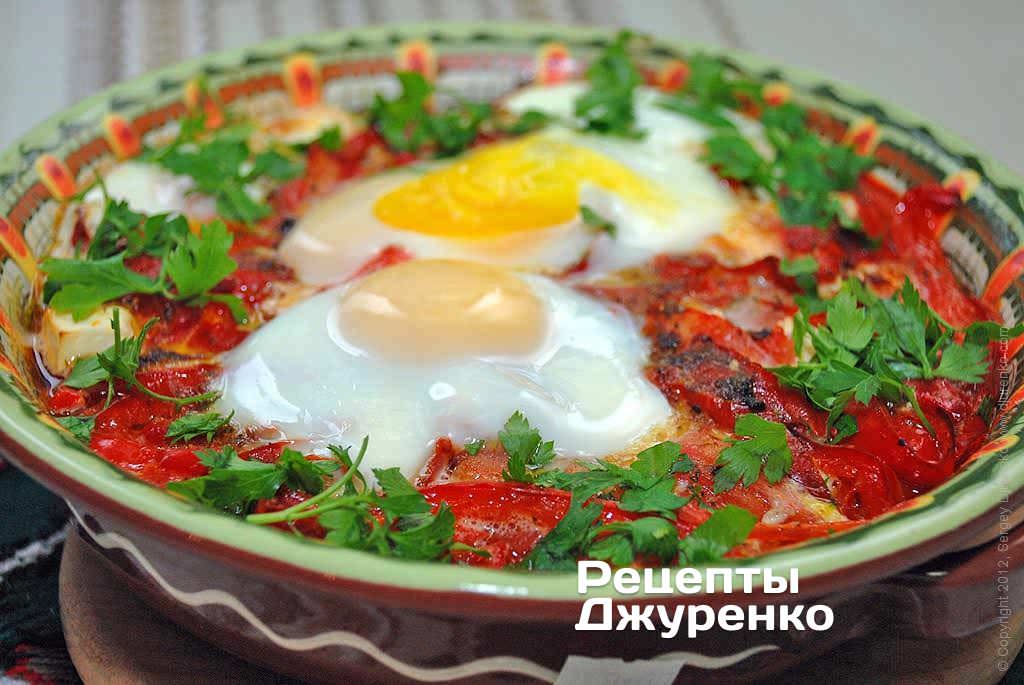 Брынза с помидорами и запеченная с овощами