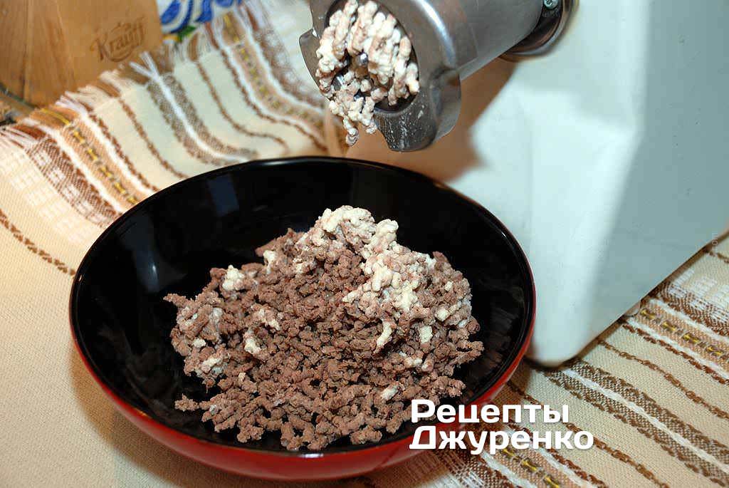 Как приготовить фарш, котлетный фарш, перекрутить на мясорубку.