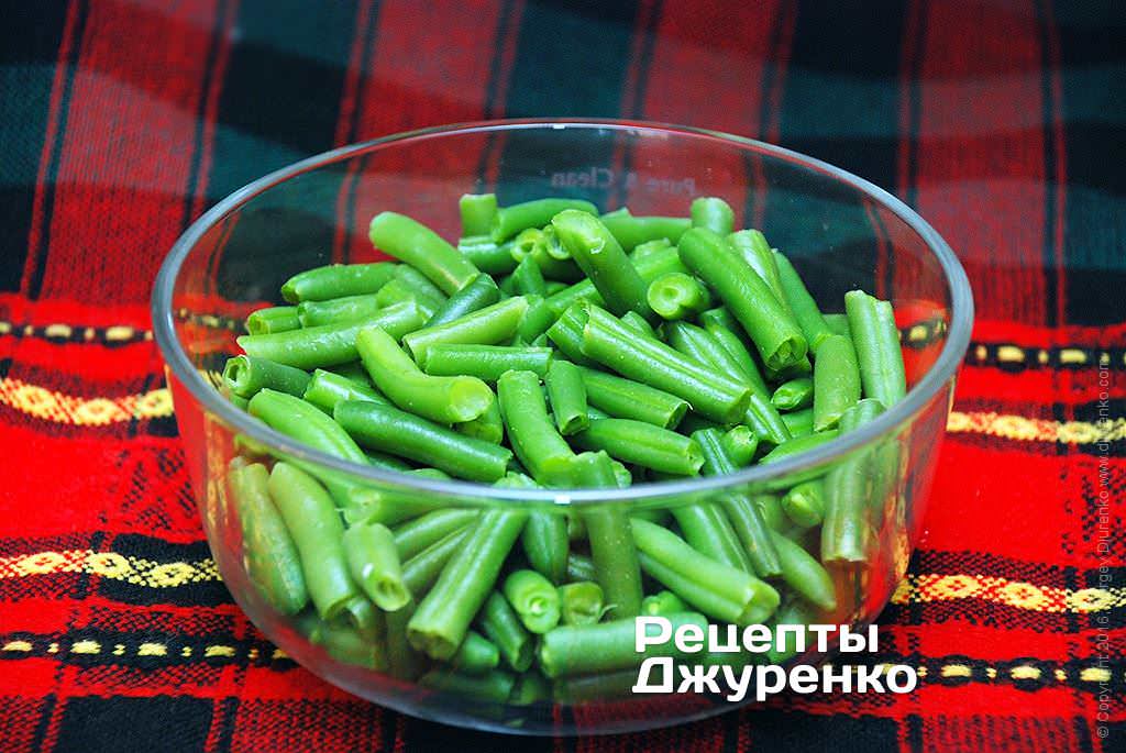 Состав стручковой фасоли. Фасоль зеленая стручковая. Зеленая спаржевая фасоль. Фасоль стручковая консервированная. Стручок фасоли.