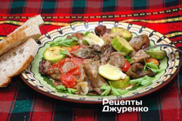 Свинина с овощами запеченная