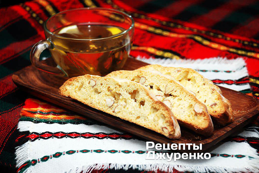 Кантуччи с миндалем