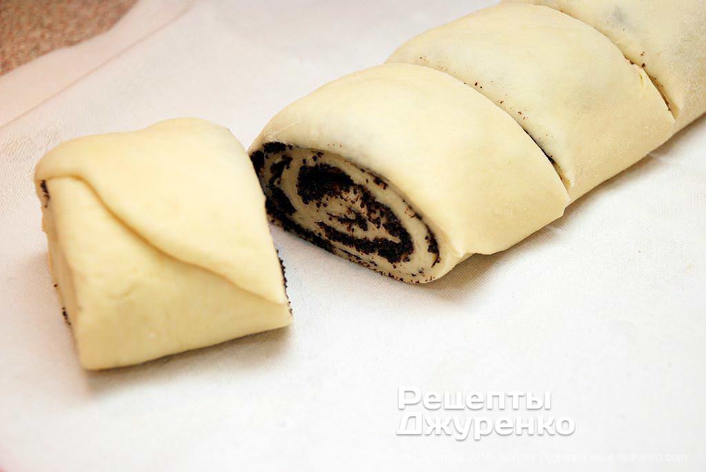 Булочки с маком — 6 пошаговых рецептов и 12 способов их красиво завернуть Красивые дрожжевые булочки с маком рецепт с фото