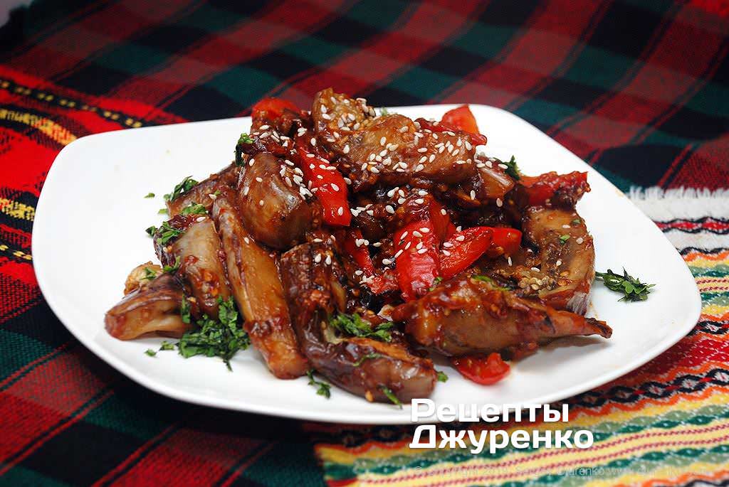 Евгений Клопотенко поделился рецептом гениальных баклажанов с курицей