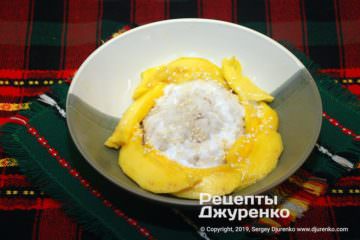 Липкий рис по-тайськи з манго