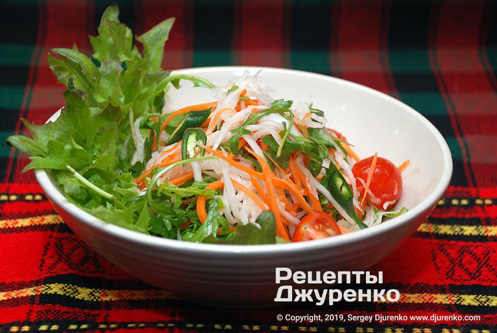 Вкусный салат из дайкона с корейской морковью