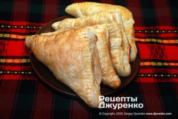 Слойки з яблуками