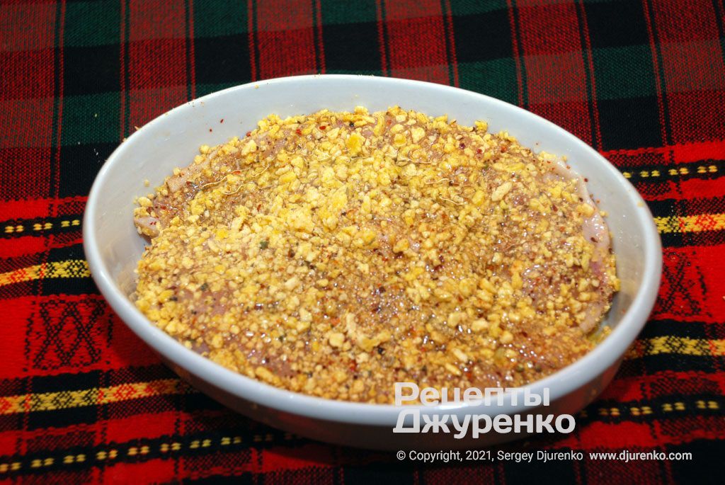 Панировка из кукурузных хлопьев.