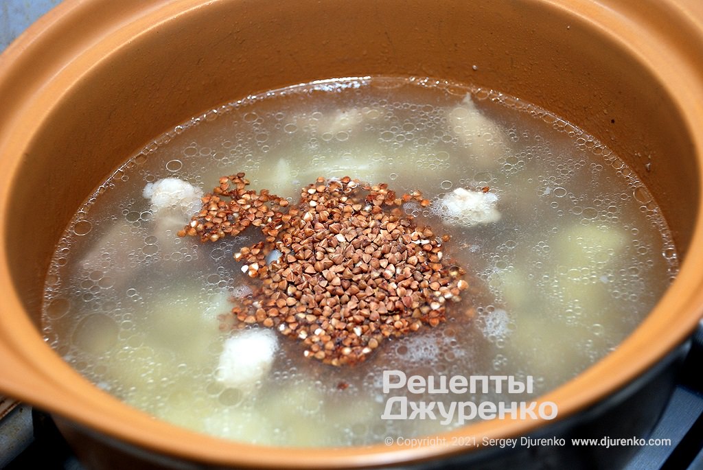 Гречневая крупа в бульоне.