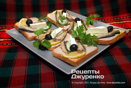 Бутерброды со шпротами