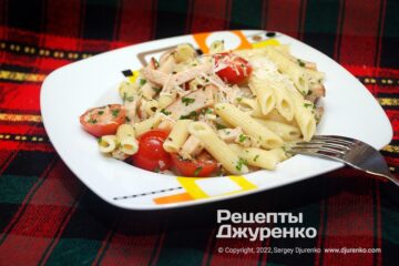 Паста з копченою куркою