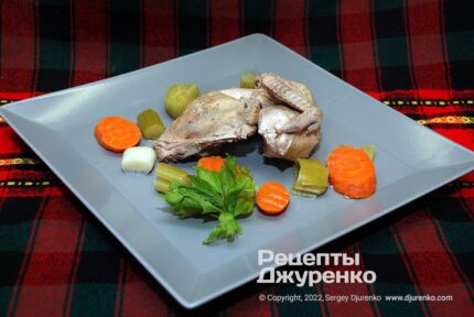 Вареная курица и бульон для ризотто