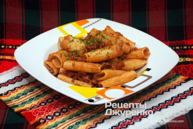 Rigatoni with beef