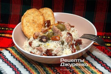 Салат з тунцем та рисом