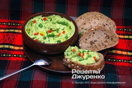 Хумус из зеленого горошка