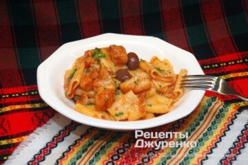 Паста с треской в томатном соусе