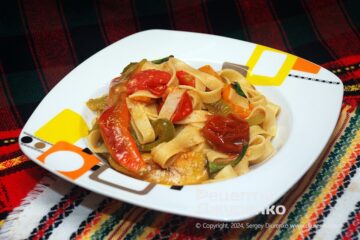 Паста с перцем и помидорами