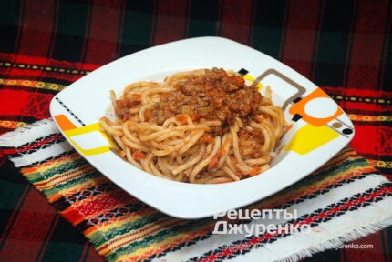 Спагетти с мясным соусом