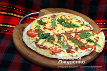 Пицца-омлет из лаваша на сковороде