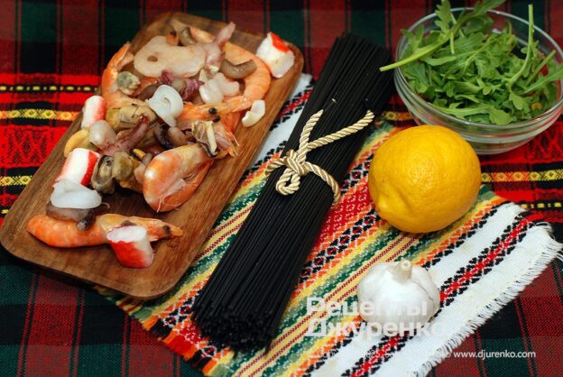 Seafood and black spaghetti.