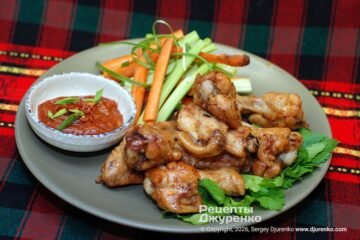 Куриные крылышки с приправой Old Bay жареные в духовке